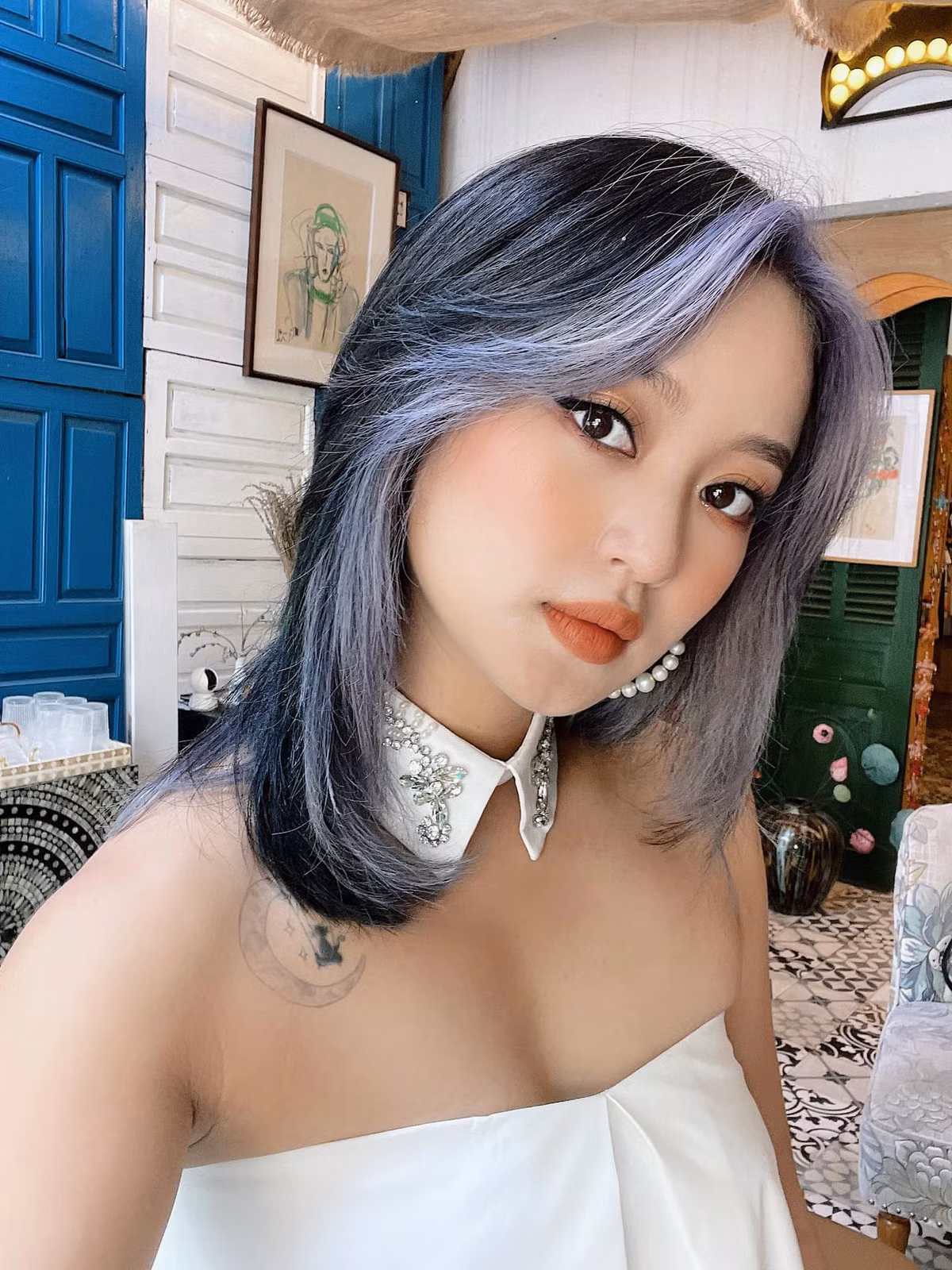 Với kiểu tóc mới, cựu hot girl được khen nhan sắc dường như không già đi sau nhiều năm nổi tiếng.