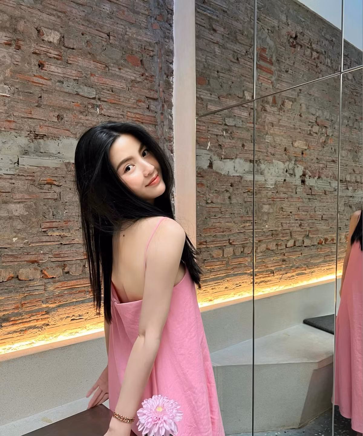 Kể từ khi công khai hẹn hò Quang Hải, gái xinh Chu Thanh Huyền luôn nhận về rất nhiều quan tâm của cư dân mạng.