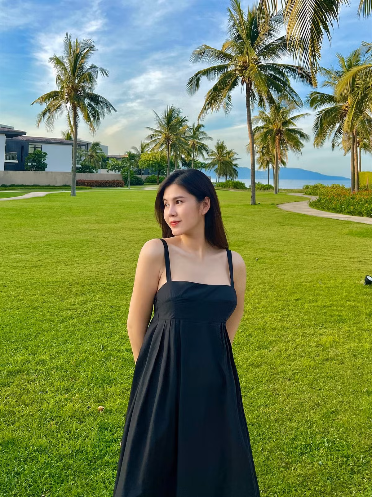 Trước những hỏi thăm của mọi người, Vũ Thu Hoài đều có cách trả lời rất khéo léo, "đánh lạc hướng" mọi thắc mắc.