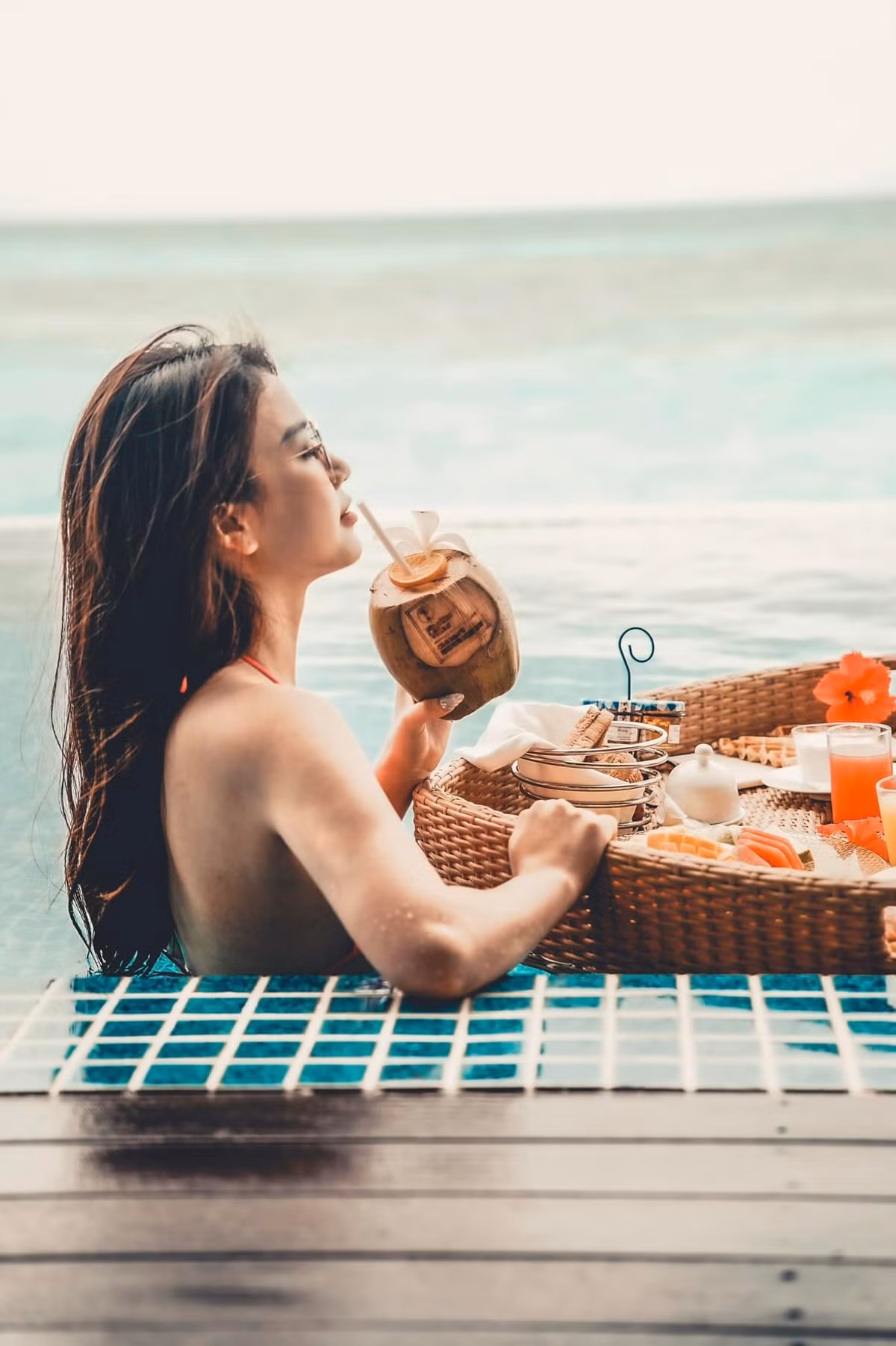 Là một người dẫn chương trình, Ngô Mai Phương rất chú trọng tới ngoại hình. Không chỉ có gương mặt xinh đẹp, cô còn sở hữu thân hình thon gọn và săn chắc.