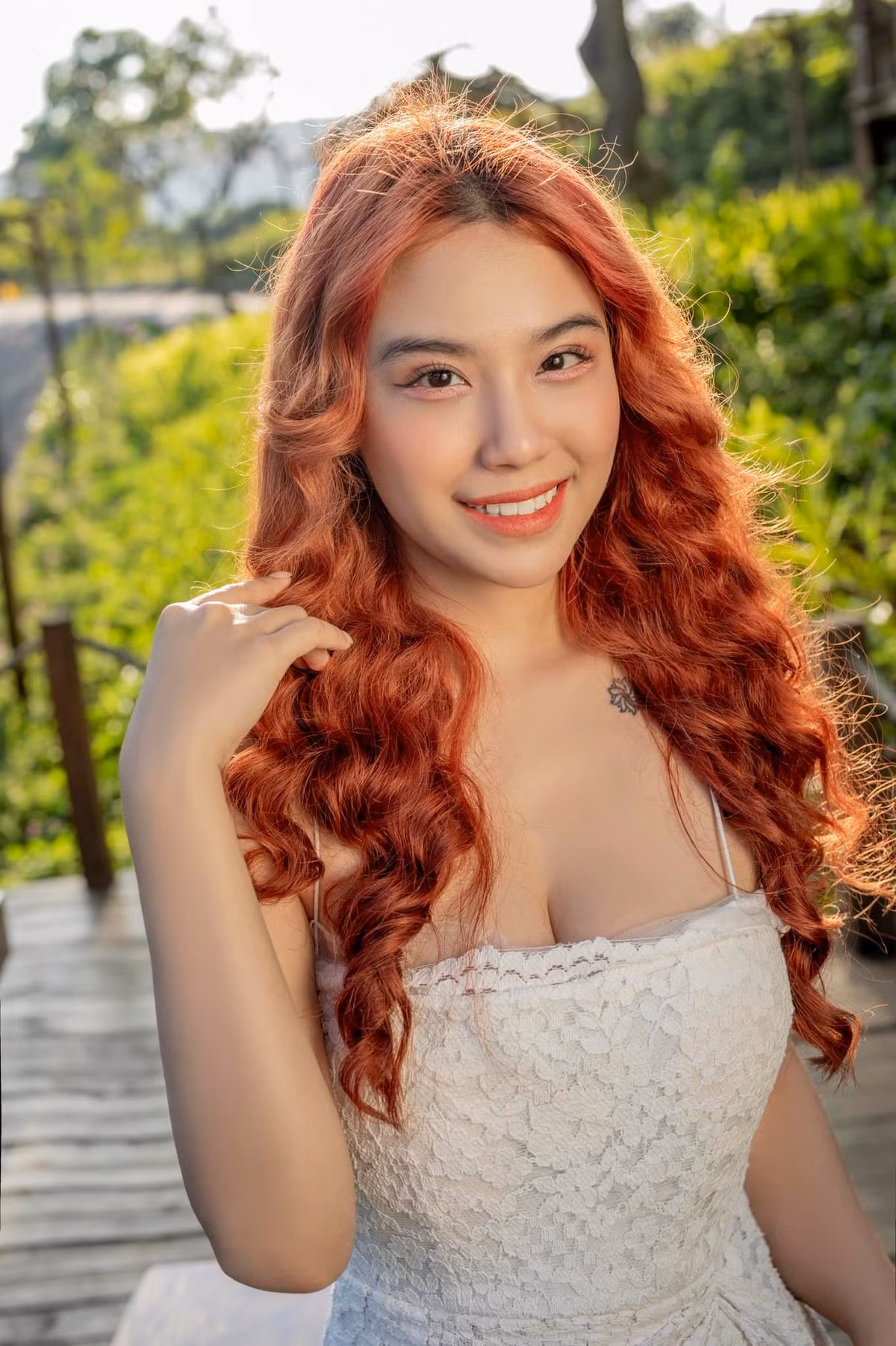 Chính vì thường xuyên ăn mặc gợi cảm nên hot girl Linh Miu càng dễ khiến người hâm mộ chú ý đến hình xăm.