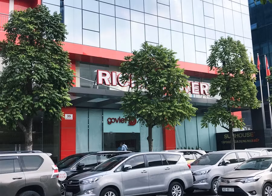 Liên quan đến sự việc, đầu giờ chiều cùng ngày PV Kiến Thức đã liên hệ qua điện thoại với đại diện truyền thông của Go-Viet tại Hà Nội và cập nhật thông tin tới độc giả trong bài tiếp.