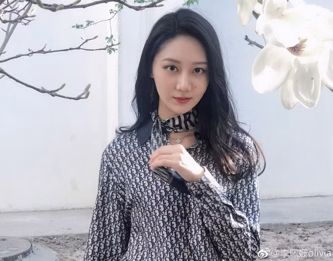 Tân Hoa hậu Trung Quốc mờ nhạt sau đăng quang - Hình 2 Tan Hoa hau Trung Quoc mo nhat sau dang quang-Hinh-2