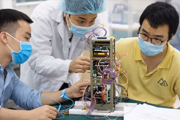 NanoDragon là sản phẩm nằm trong lộ trình phát triển vệ tinh nhỏ của VNSC nhằm thực hiện “Chiến lược phát triển và ứng dụng khoa học và công nghệ vũ trụ đến năm 2030” được Thủ tướng Chính phủ phê duyệt đầu năm 2021.