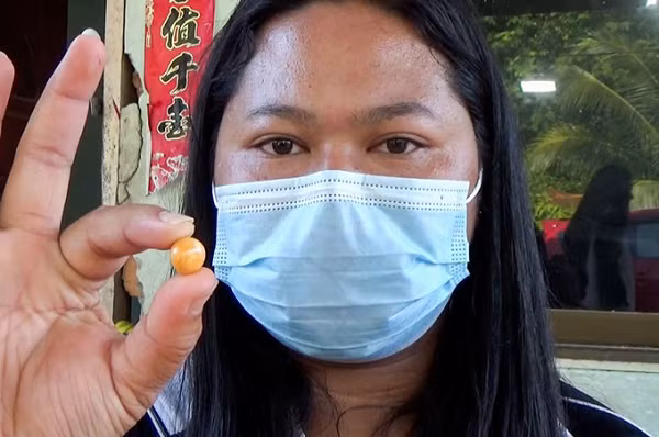 Điều này cho thấy rằng những viên ngọc ốc giác chính hãng trên thị trường là những viên đá quý hoàn toàn tự nhiên trong cơ thể của loài ốc này. Đây là đặc điểm khiến viên ngọc ốc này trở nên cực kì giá trị và được nhiều người yêu thích.