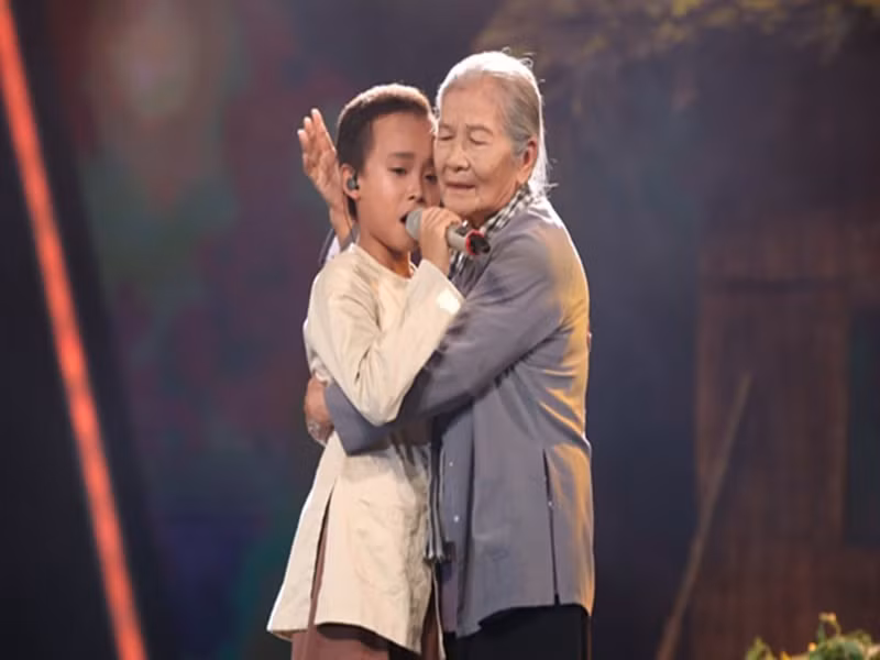 Nghệ sĩ Phi Điểu từng tham gia phim “Blouse trắng”, “Thụy khúc”, “Ngũ long công chúa”, “Mộng phù hoa”, xuất hiện trong các chương trình Giọng hát Việt nhí, Ngôi nhà mơ ước. Ảnh: HTV