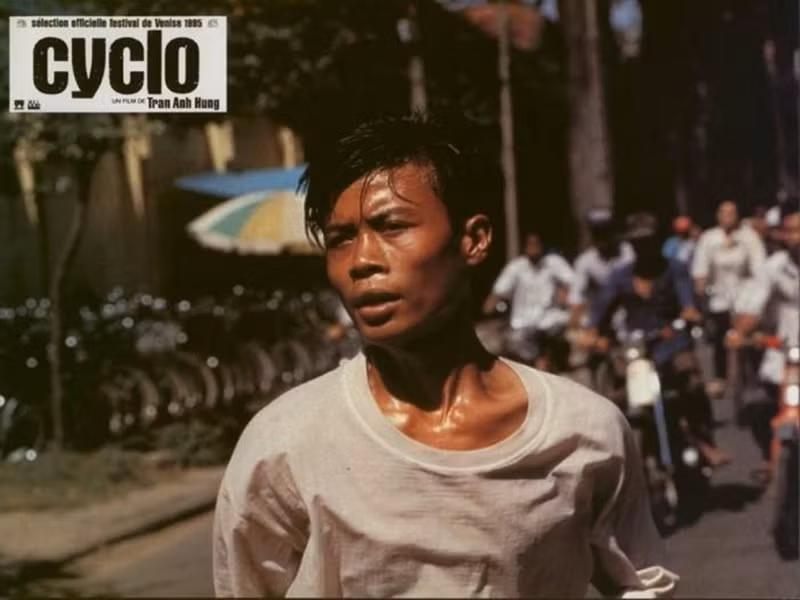 Sau “Mùi đu đủ xanh”, Trần Anh Hùng thực hiện phim “Cyclo” (Xích lô). Phim giành giải thưởng danh giá Sư tử vàng cho phim hay nhất tại Liên hoan phim Venice 1995. Ảnh: Một thế giới