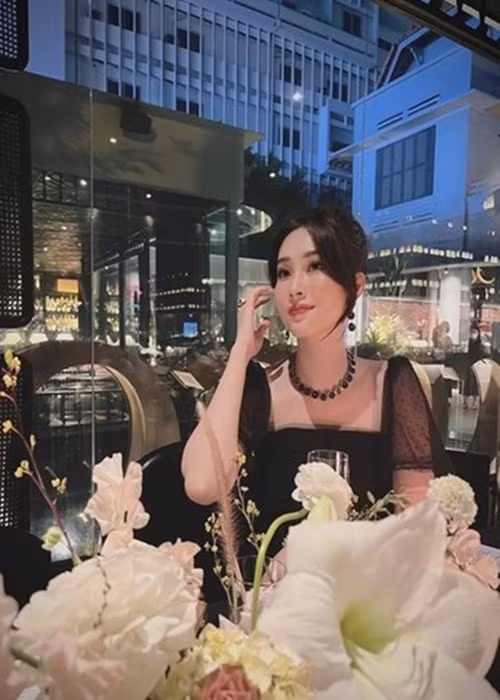 Trên trang cá nhân, Thu Thảo vẫn thường xuyên khoe hình ảnh tươi đẹp đời thường.