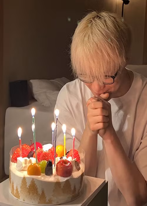Ngày 26/1, Moonbin khoe ảnh đón sinh nhật. Ảnh: Instagram