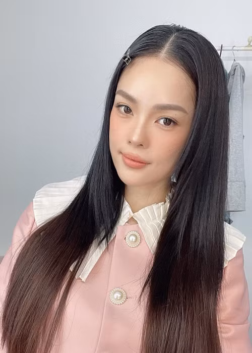 Dương Cẩm Lynh còn kiếm tiền từ việc đăng quảng cáo trên trang cá nhân. Ảnh: FBNV