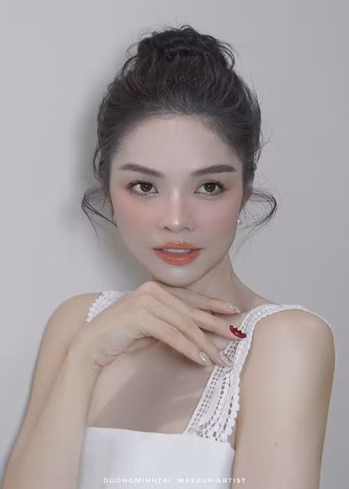 Nợ nần giống Quách Ngọc Ngoan, Dương Cẩm Lynh giờ thế nào? No nan giong Quach Ngoc Ngoan, Duong Cam Lynh gio the nao?