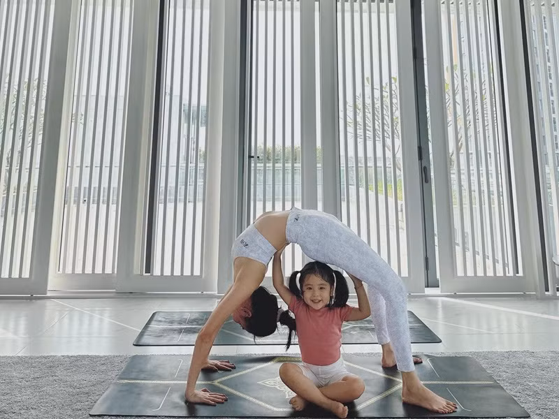 Ngọc Trinh ngày càng quý mến cháu gái tên He.
