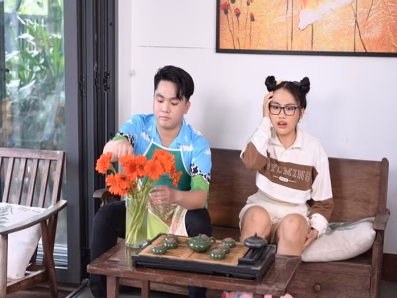 Ca sĩ Phương Mỹ Chi còn thử sức diễn xuất. Năm 2022, cô đóng sitcom “Tiệm hoa dì ghẻ”. Ảnh: Mực tím