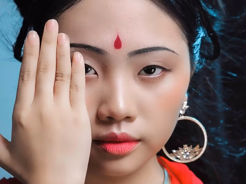 Năm 2019, Phương Mỹ Chi rời công ty Quang Lê. Từ đó đến nay, cô tiếp tục tung sản phẩm âm nhạc như MV "Bát nhã thuyền” (2020), series "Bolero lâu phai" (2021), 5 MV thuộc dự án "Chi?" (2022) gồm: "Mùa thu cho em", "Dư âm", "Nắng chiều", "Hoa dại" và "Hẹn em kiếp sau". Ảnh: FBNV