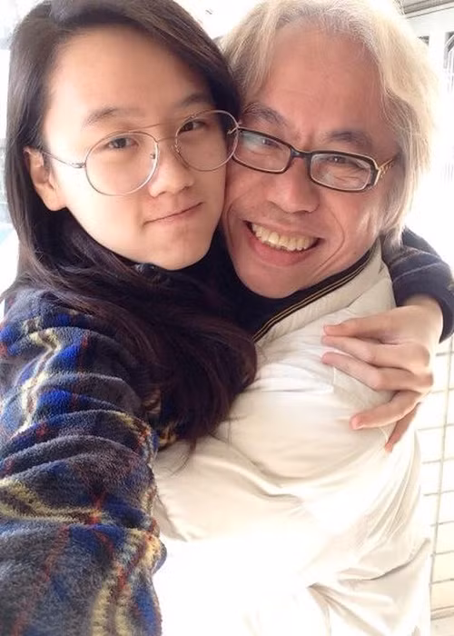 Ảnh NS Lý Khôn Thành bên vợ kém 39 tuổi trước khi qua đời Anh NS Ly Khon Thanh ben vo kem 39 tuoi truoc khi qua doi