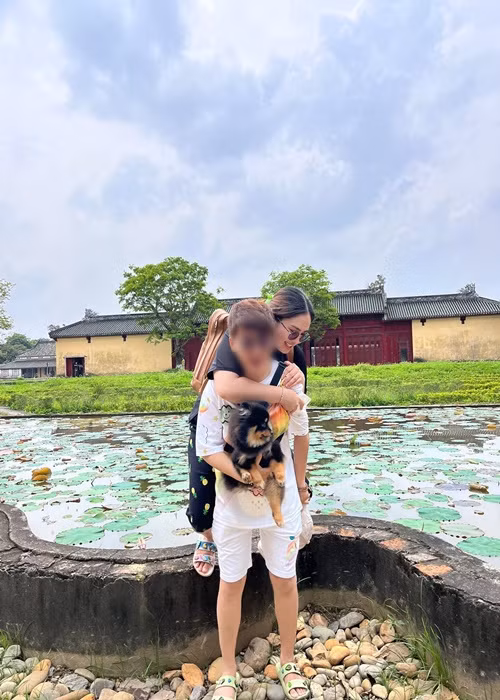 Thiện Nhân dường như có cuộc sống bình yên bên người yêu sau ồn ào.