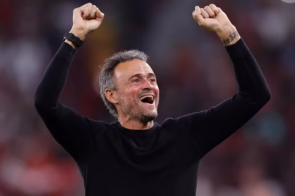 Luis Enrique dua 3 dieu kien de dan Chelsea