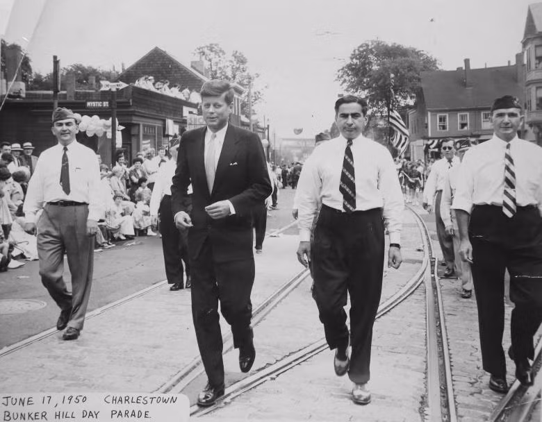 Tuy nhiên, đến đêm ngày 2/8/1943, tàu PT 109 do ông Kennedy chỉ huy bị tàu khu trục Amagiri của Nhật Bản cắt ngang qua mũi tàu. Hậu quả là tàu do ông Kennedy chỉ huy gặp thảm kịch: 7 người bị rơi xuống vùng biển đầy cá mập, 2 người mất tích và 11 người còn lại (trong đó có Tổng thống Kennedy) bám víu vào con tàu sắp chìm.