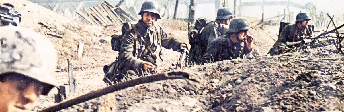 Phát xít Đức thực hiện cuộc tấn công xâm lược thành phố Stalingrad của Liên Xô với sự tham gia của các nước cùng phe trong đó có Italy.
