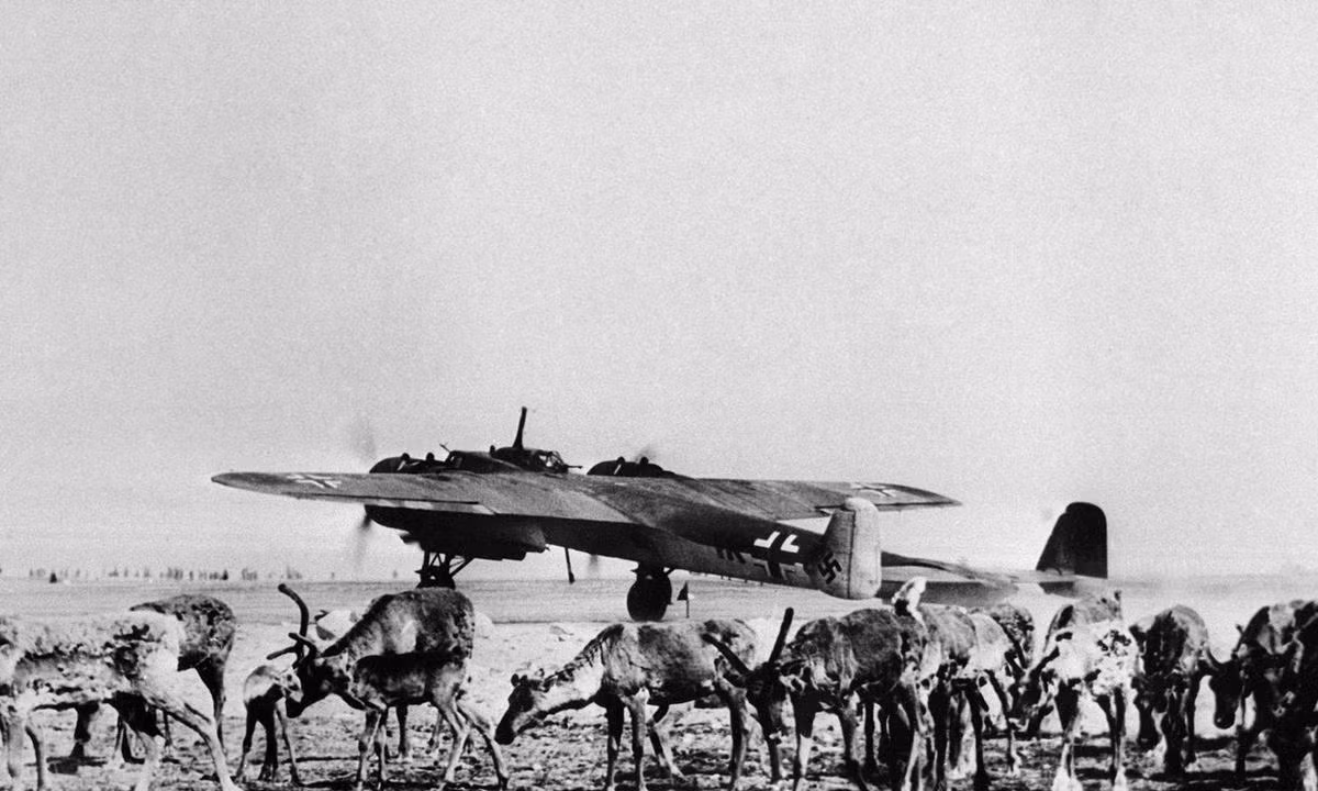 Máy bay của Đức chuẩn bị cất cánh tại Phần Lan ngày 26/7/1941 để tham gia chiến dịch Barbarossa của phát xít Đức.