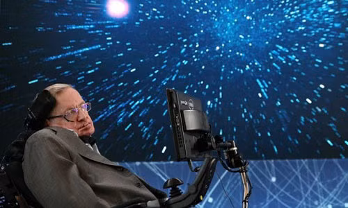 Bởi lẽ, Alpha Centauri cách Trái đất khoảng 4,37 năm ánh sáng. Nếu di chuyển bằng tàu vũ trụ như hiện nay thì con người sẽ phải mất tới 30.000 năm.