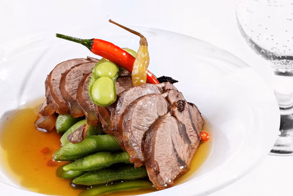 Khai truong Hai Cang Fine Dining tai tang 33 Novotel Danang Premier Han River-Hinh-4