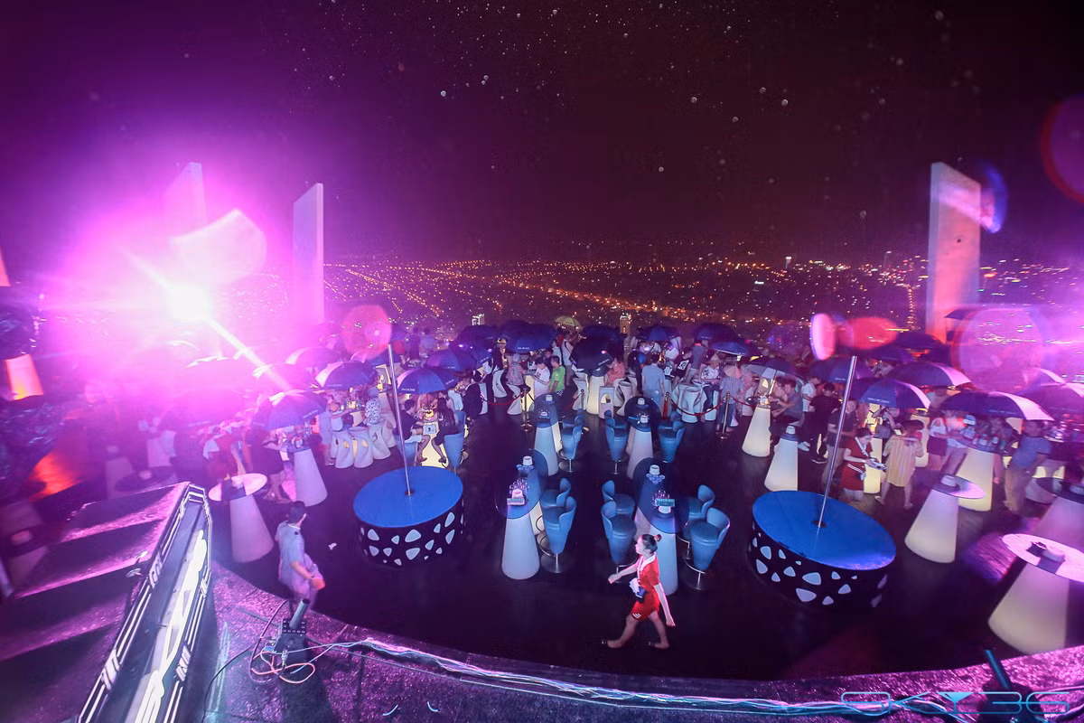 Soi dong tron tung giay cung “da tiec trang” tai SKY36 Da Nang-Hinh-5