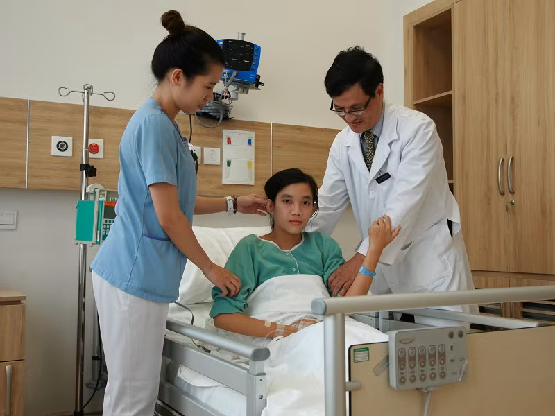Benh vien Vinmec: Ho tro 70% chi phi dieu tri benh hiem ngheo-Hinh-3