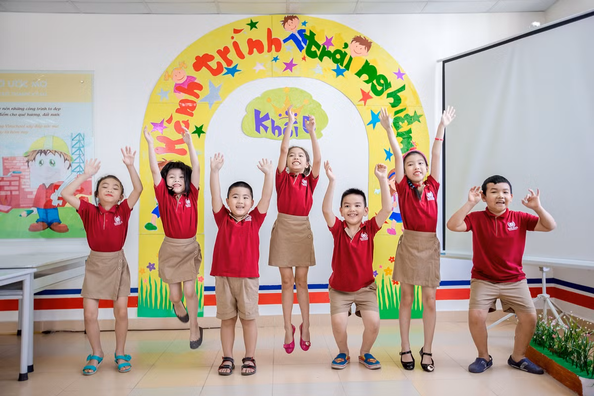 Chuoi hanh trinh trai nghiem song dong tai trai he Vinschool