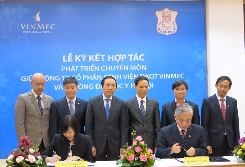 Vinmec va DH Y Ha Noi dao tao nhan luc chat luong cao