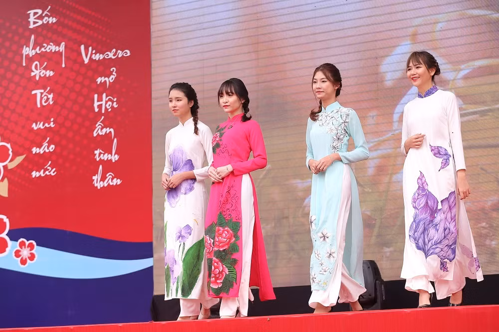 Hoi Xuan Vinsers 2017 - Ton vinh truyen thong Viet tai ngoi truong hien dai-Hinh-6