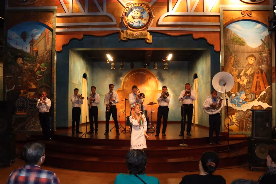 Nhieu hoat dong cuc thu vi tai Ba Na Hills ngay 8/3-Hinh-3