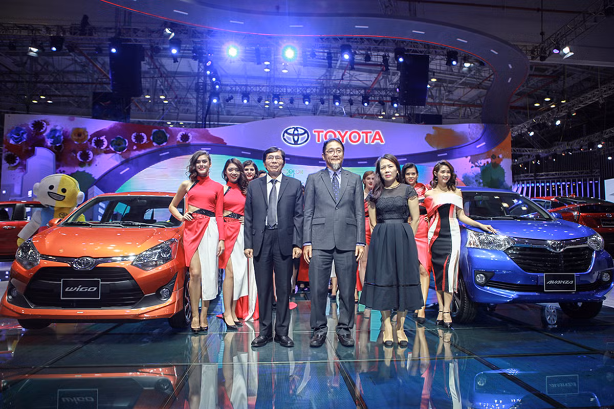 Muon sac xe - Van nu cuoi cung Toyota Viet Nam tai VMS 2017-Hinh-2