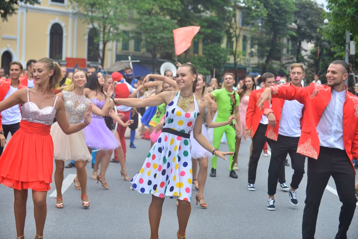 Ha Noi va buoc di moi trong cach lam du lich-Hinh-5
