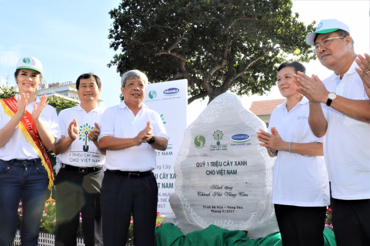 Vinamilk dong hanh cung "Quy 1 trieu cay xanh cho Viet Nam"-Hinh-6