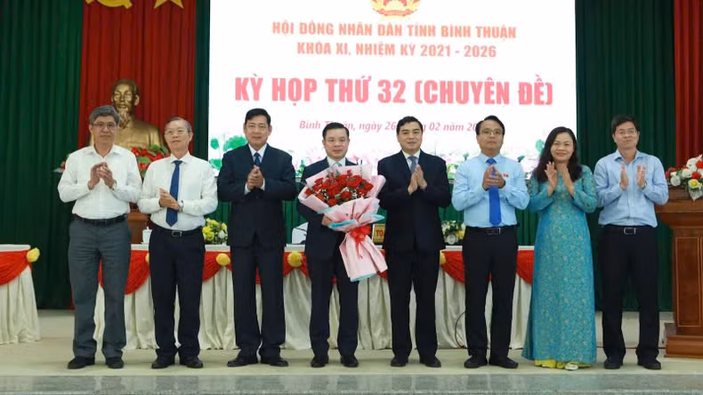 Ông Đỗ Hữu Huy 45 tuổi làm tân Chủ tịch UBND tỉnh Bình Thuận Ong Do Huu Huy 45 tuoi lam tan Chu tich UBND tinh Binh Thuan