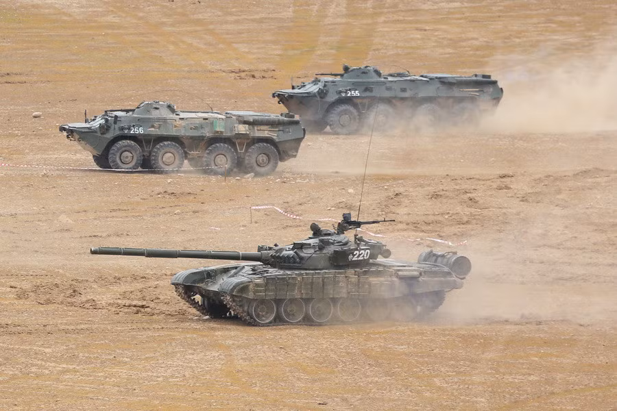 Đến cả xe tăng T-72 cũng được điều động. Tầm cỡ tập trận chống khủng bố này như một chiến dịch quân sự chống IS ở Syria. Nguồn ảnh: Arm-Expo
