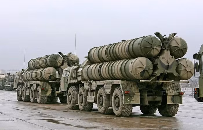 Trang DefenseNet.gr cho biết: "Theo nguồn tin quân sự, các cuộc đàm phán Hy Lạp - Nga về việc hiện đại hóa hệ thống phòng không tầm xa S-300PMU-1 lên tiêu chuẩn PMU-2 đang đạt được đà tiến bộ".
