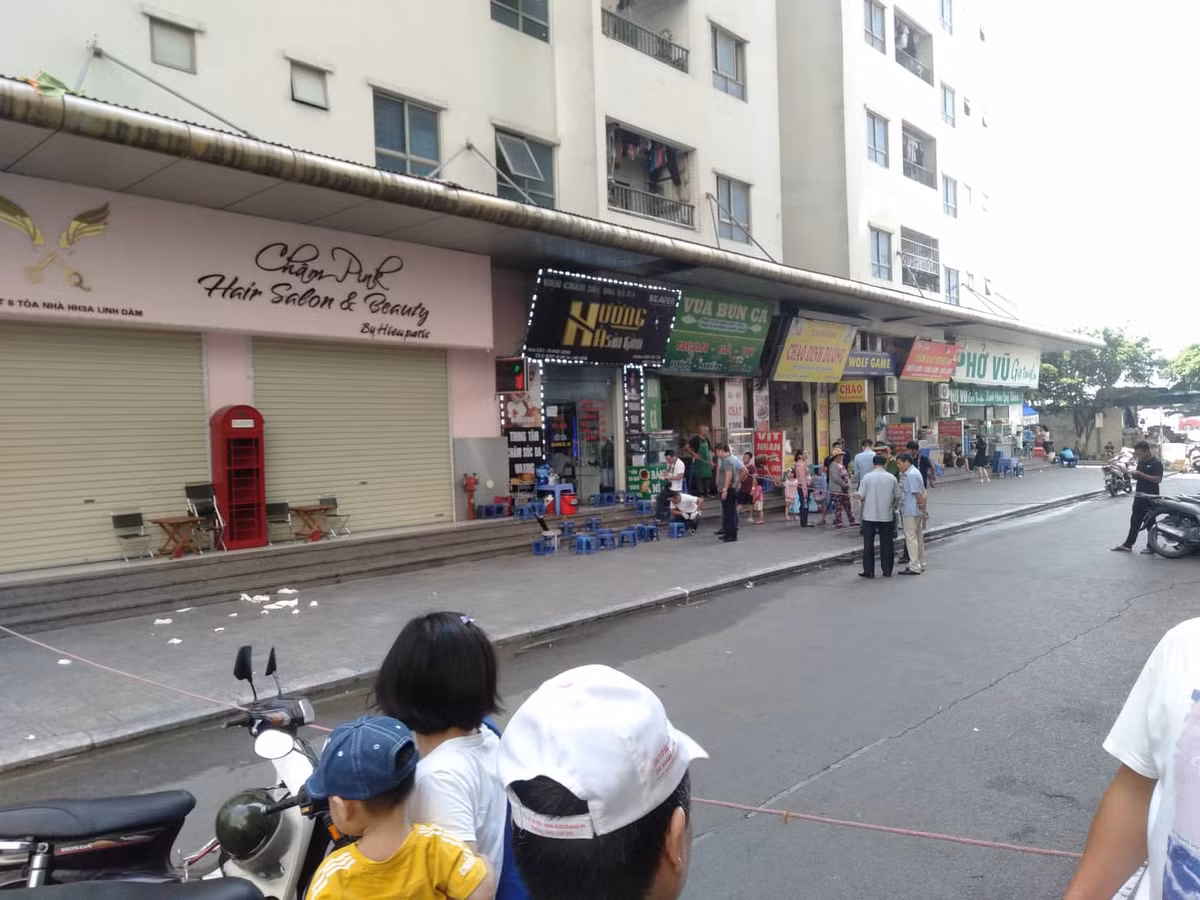 Vu no lam 4 nguoi bi thuong o Linh Dam tu hop buu kien