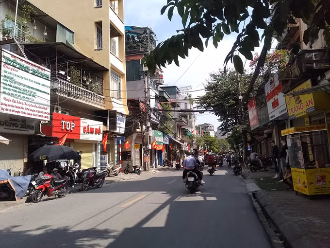 Năm nay, Lễ Quốc khánh 2/9 rơi vào thứ 2, nên thứ 7 và chủ nhật tuần trước cũng được nghỉ theo đó người lao động được nghỉ 3 ngày. Từ thứ ba tức ngày mai 3/9, người lao động sẽ quay trở lại với công việc của mình.