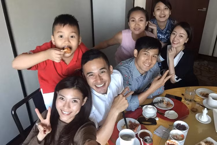 Cặp đôi phim “Rau muống tháng 9” cũng không quên ghi lại những hình ảnh của mình trong chuyến công tác.