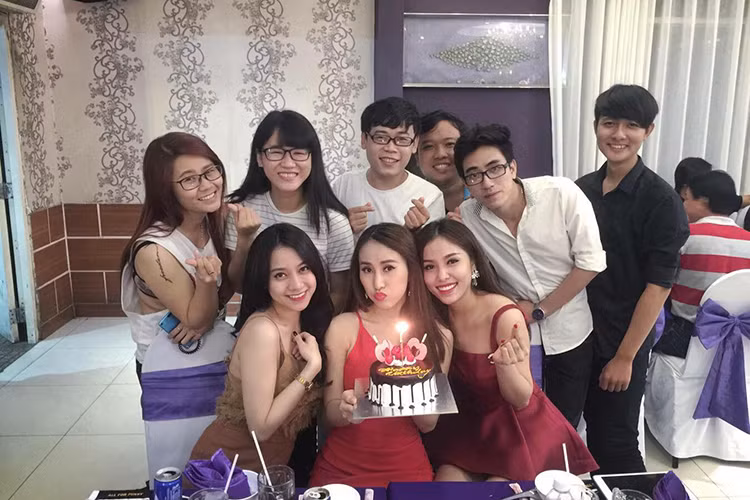 Còn nhớ, giữa năm 2013, Mây Trắng ngừng hoạt động sau 13 năm. Năm 2015, nhóm trở lại với phiên bản mới. (Ảnh: Facebook Ngọc Châu)