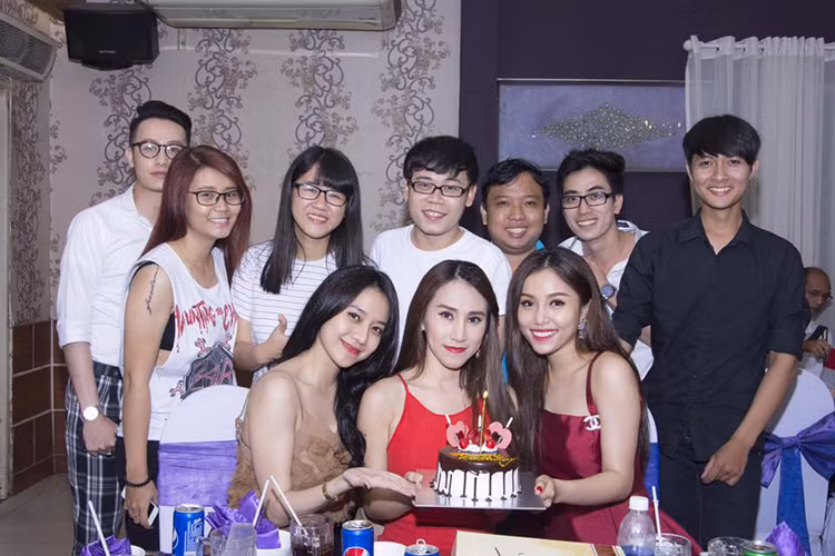 Nhóm Mây Trắng phiên bản mới gồm 3 thành viên: Ngọc Châu, Ngọc Trâm và Bảo Ngọc. (Ảnh: Facebook Ngọc Châu)