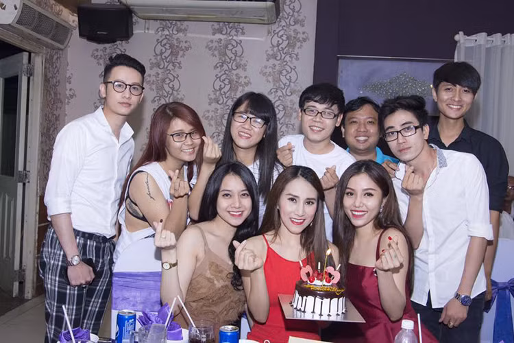 Trong khi Ngọc Châu là thành viên tham gia Mây Trắng khi nhóm được thành lập vào ngày 1/6/2000 thì Ngọc Trâm và Bảo Ngọc được kết nạp vào năm 2015. (Ảnh: Facebook Ngọc Châu)