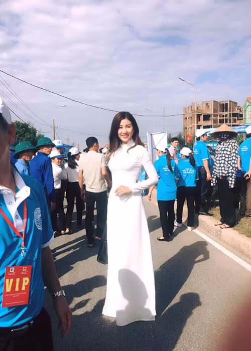 Theo chia sẻ của người đẹp, sau rời cuộc thi Hoa hậu Biển Việt Nam 2016, cô đã nhận rất nhiều lời mời đóng quảng cáo, đóng phim, tham gia các hoạt động từ thiện và show truyền hình. (Ảnh: Facebook Bảo Như)