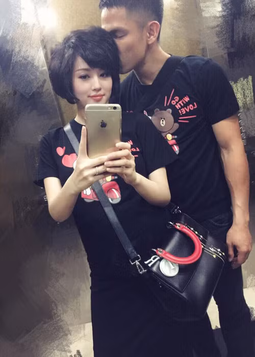 Người hâm mộ cũng không ngớt chúc mừng nữ diễn viên phim “Chiếc gường chia đôi” đã may mắn vì có đức lang quân luôn yêu thương, chăm sóc vợ. (Ảnh: Facebook Tâm Tít)