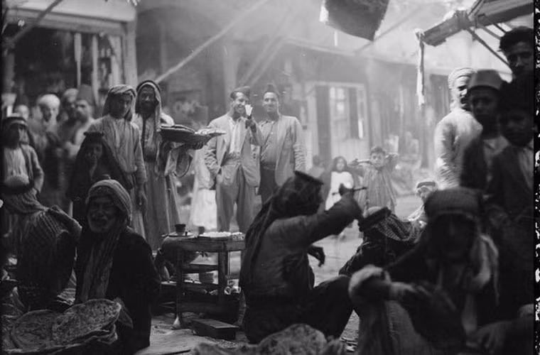 Cảnh mua bán nhộn nhịp ở Mosul. Nơi đây, giờ trở thành thành trì của phiến quân IS ở quốc gia Trung Đông.