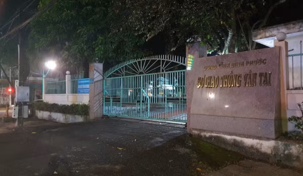Đồng Tháp: Cty Bình Phước thi công gói thầu làm đường hơn 20 tỷ - Hình 2 Dong Thap: Cty Binh Phuoc thi cong goi thau lam duong hon 20 ty-Hinh-2