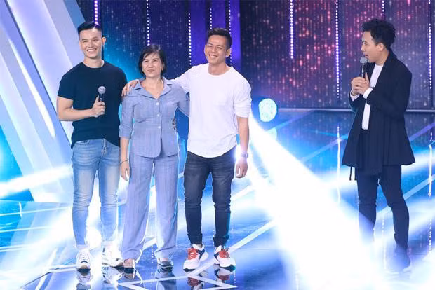 Cap LGBT tung duoc nguong mo trong 'Nguoi ay la ai' da chia tay