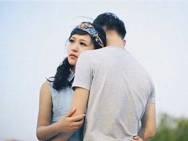 Giàu sang làm gì để rồi đánh mất nhau, chồng ơi Giau sang lam gi de roi danh mat nhau, chong oi